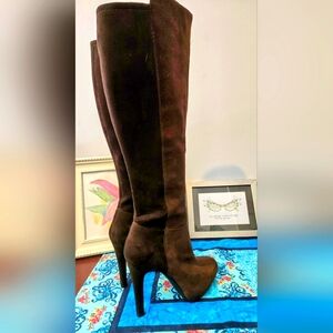 Jessica Simpson Suede, knee-high, two-toned brown boots. 4 inch heel. Size 7
